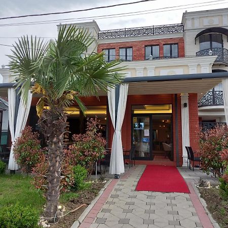 Conti Hotel & Restaurant Gjakova Exterior foto