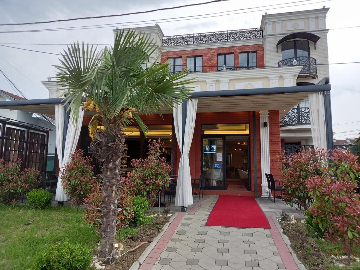 Conti Hotel & Restaurant Gjakova Exterior foto