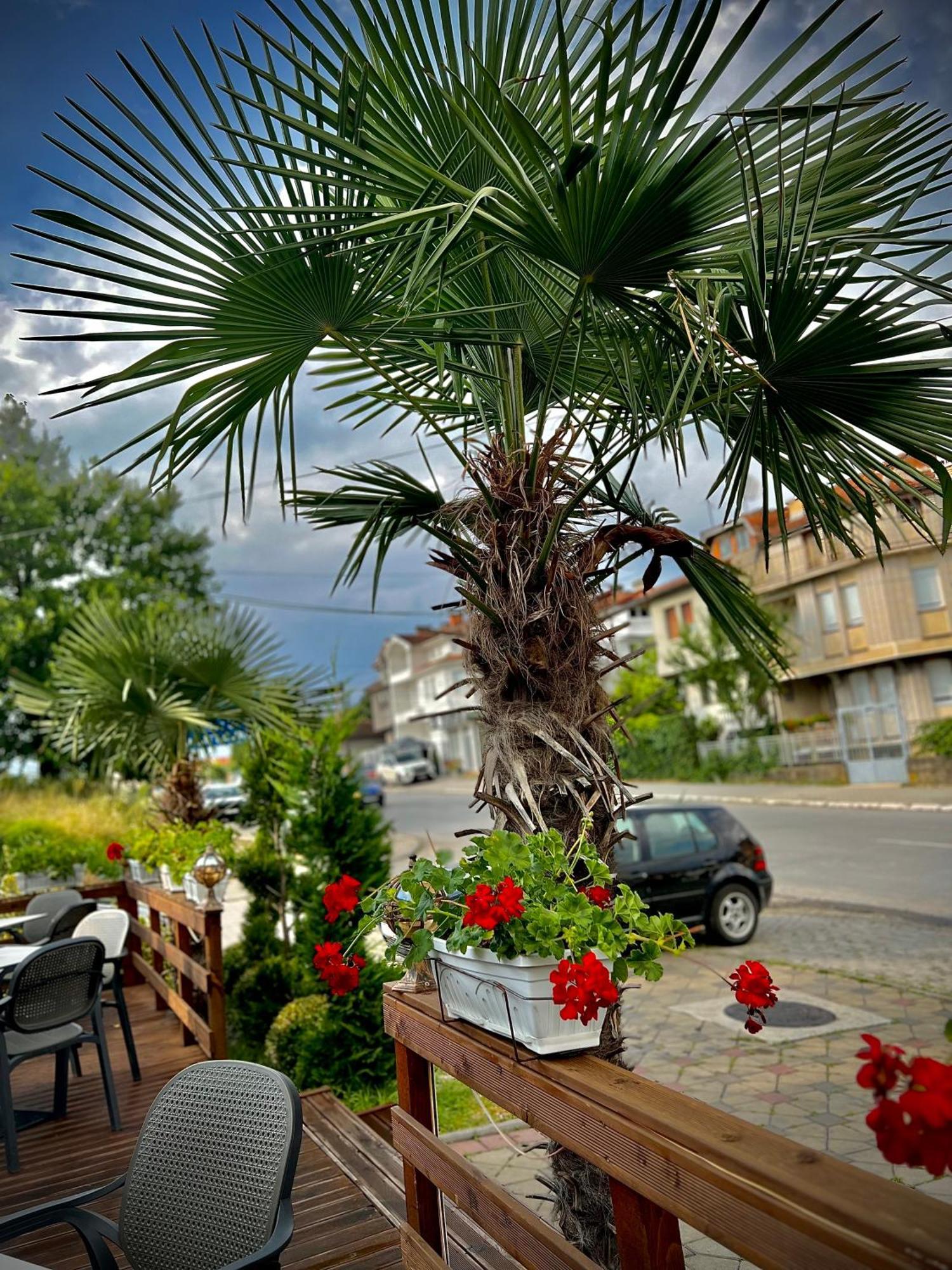 Conti Hotel & Restaurant Gjakova Exterior foto
